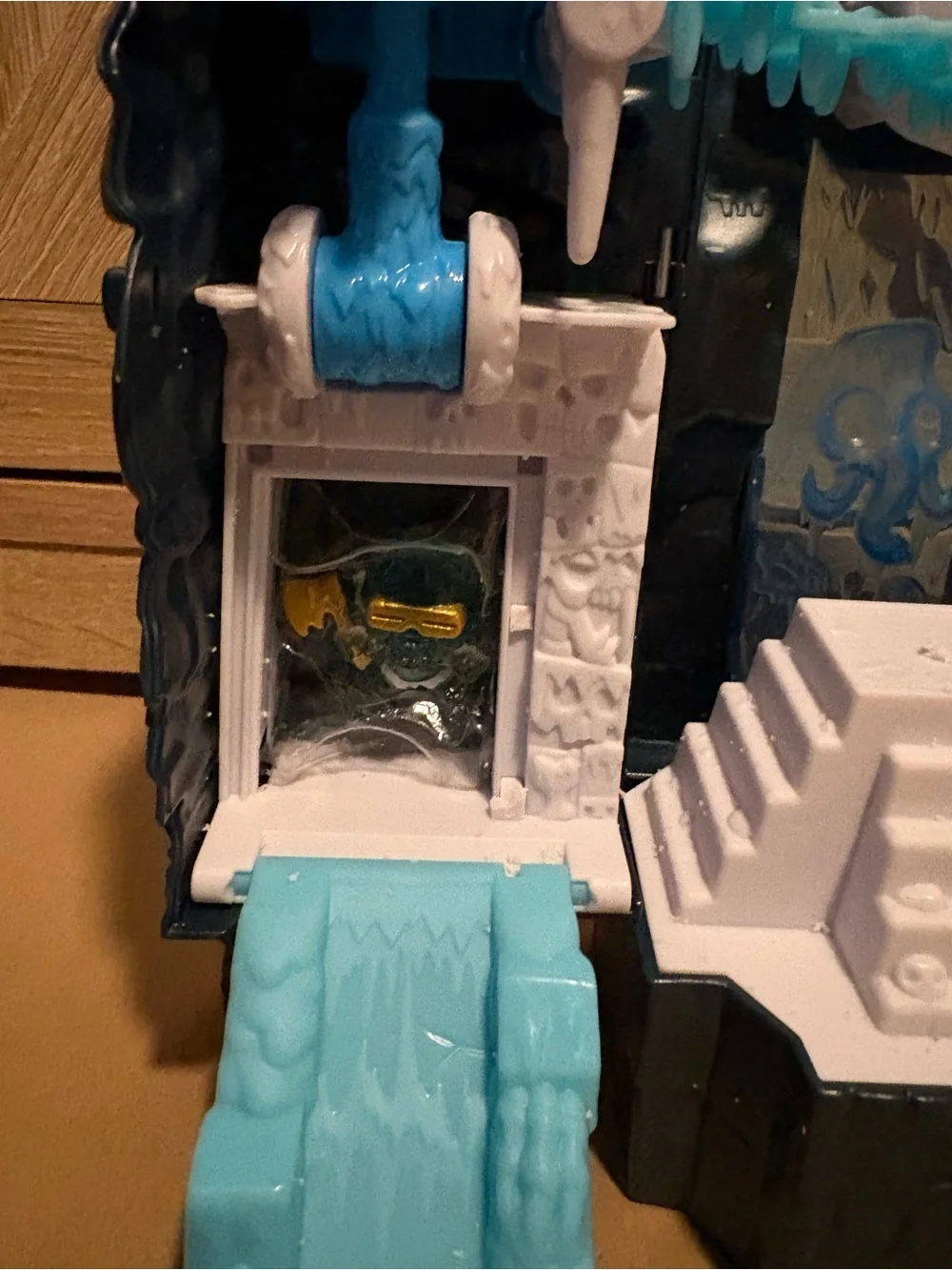 Treasure X Lost Lands Skull Island Frost Tower Playset